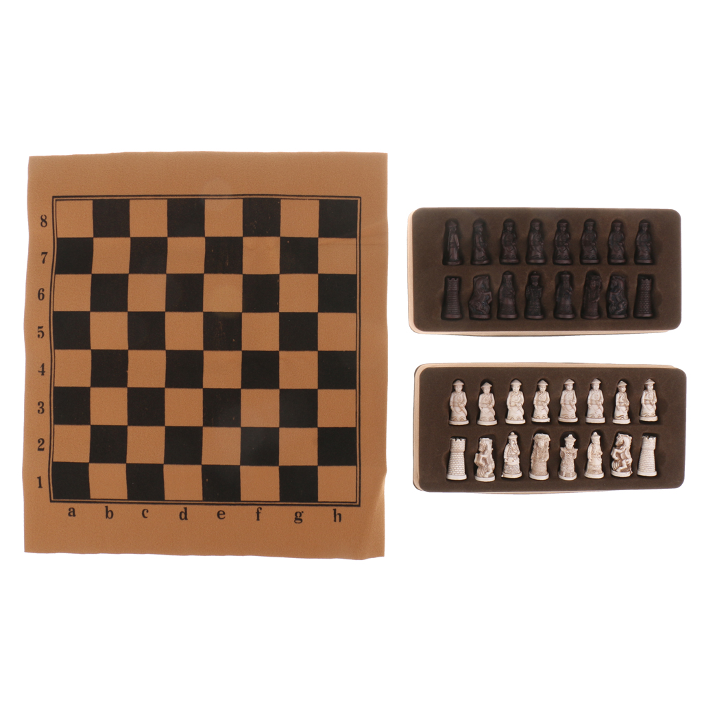 Chinese Antique Soldier Figures Chess Set Board With Chess Pieces for Traveling Board Game