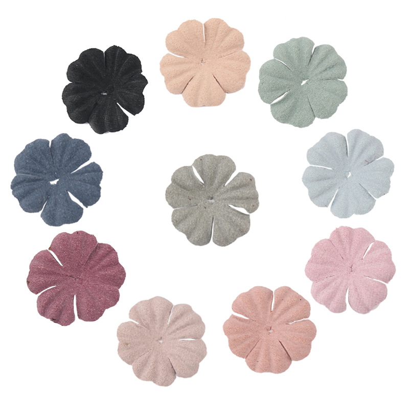50 Stück Simulierte Mikrofaser-Lederblütenblätter DIY-Zubehör Kleidungszubehör Schuh- und Taschendekoration Blumenstücke – Detail 1