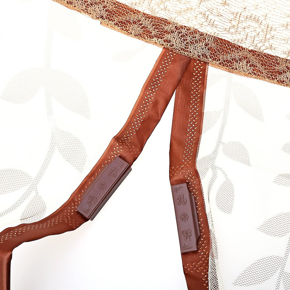 Lõbusa mustriga kardin uksele | kujundav pilt e-kaubamaja pildikogust