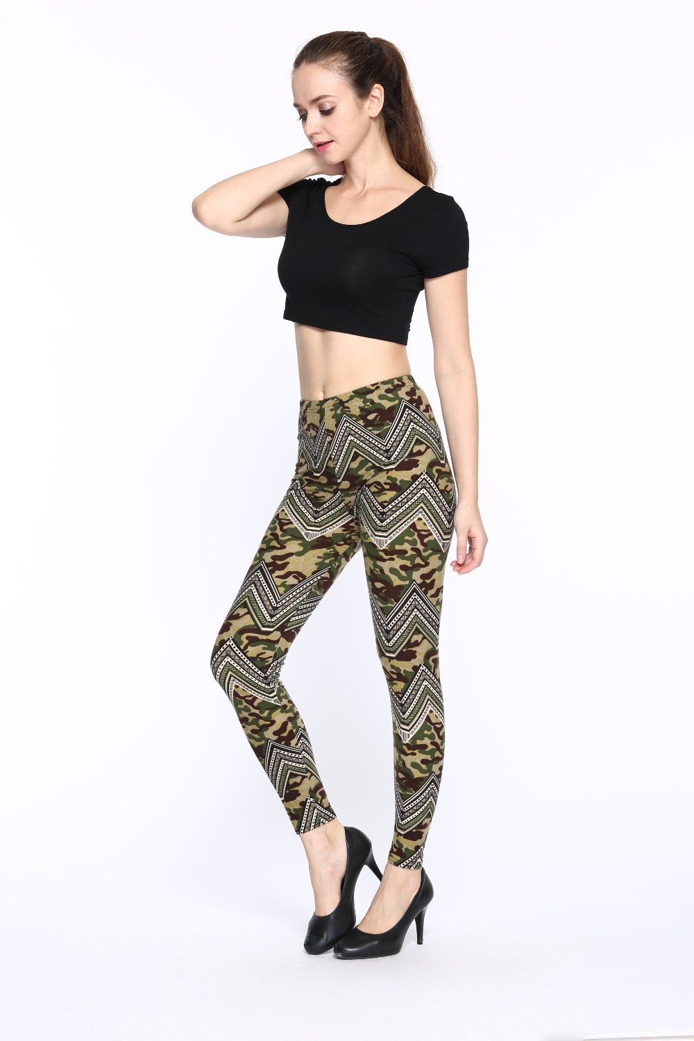 Sõjaväemustrilised naiste retuusid | kujundav pilt e-kaubamaja pildikogust