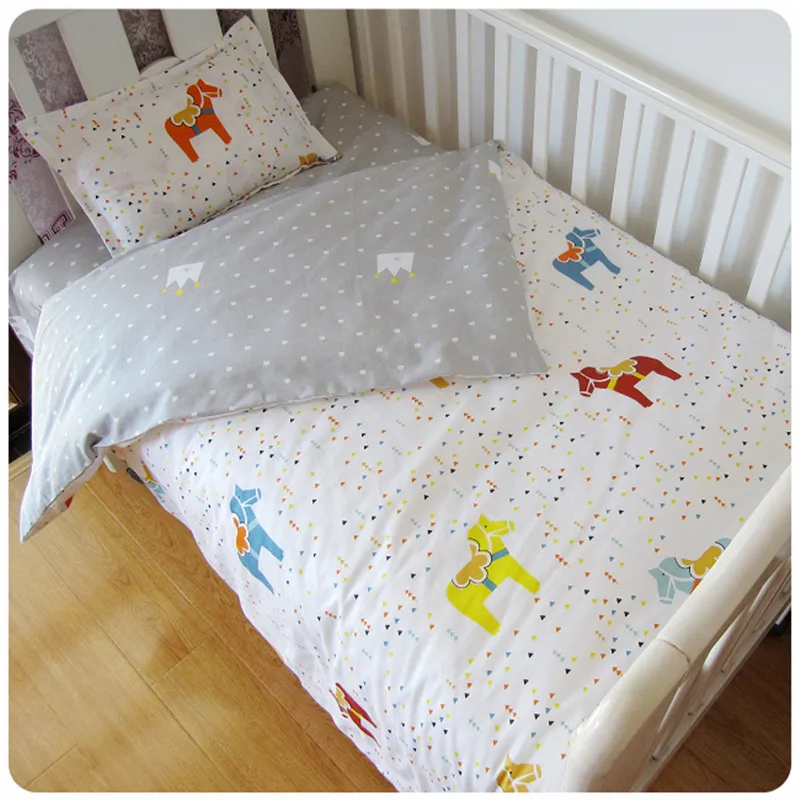 Kolmeosaline voodipesukomplekt lastele
