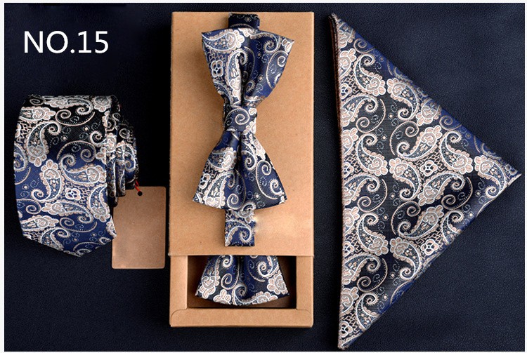 Kolmeosalised komplektid kikilipsu ja tavalise lipsuga | kujundav pilt e-kaubamaja pildikogust