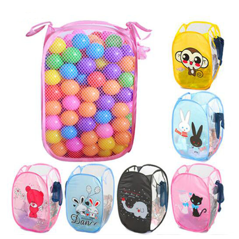 erinevates värvides ja mustritega lõbusad pesukorvid