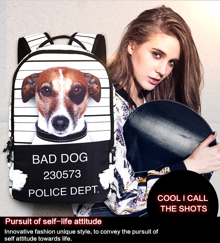 seljakott koera pildiga ja tekstiga 'bad dog', naine hoiab musta kübarat