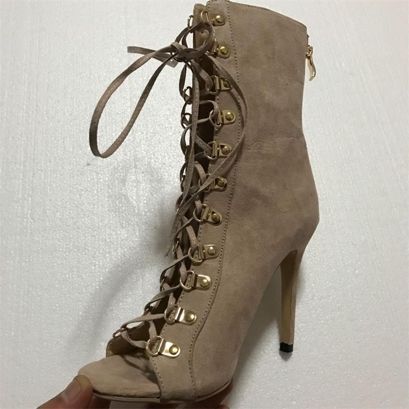 beežid kõrge kontsaga saapad paelte ja avatud varbaosaga