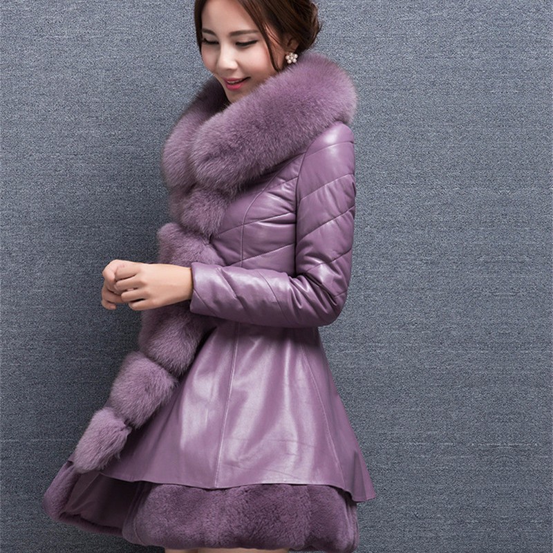 lilla kellukesekujuline mantel karusnahkse kraega