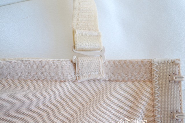 beež rinnahoidja detailne vaade reguleeritava õlapaelaga