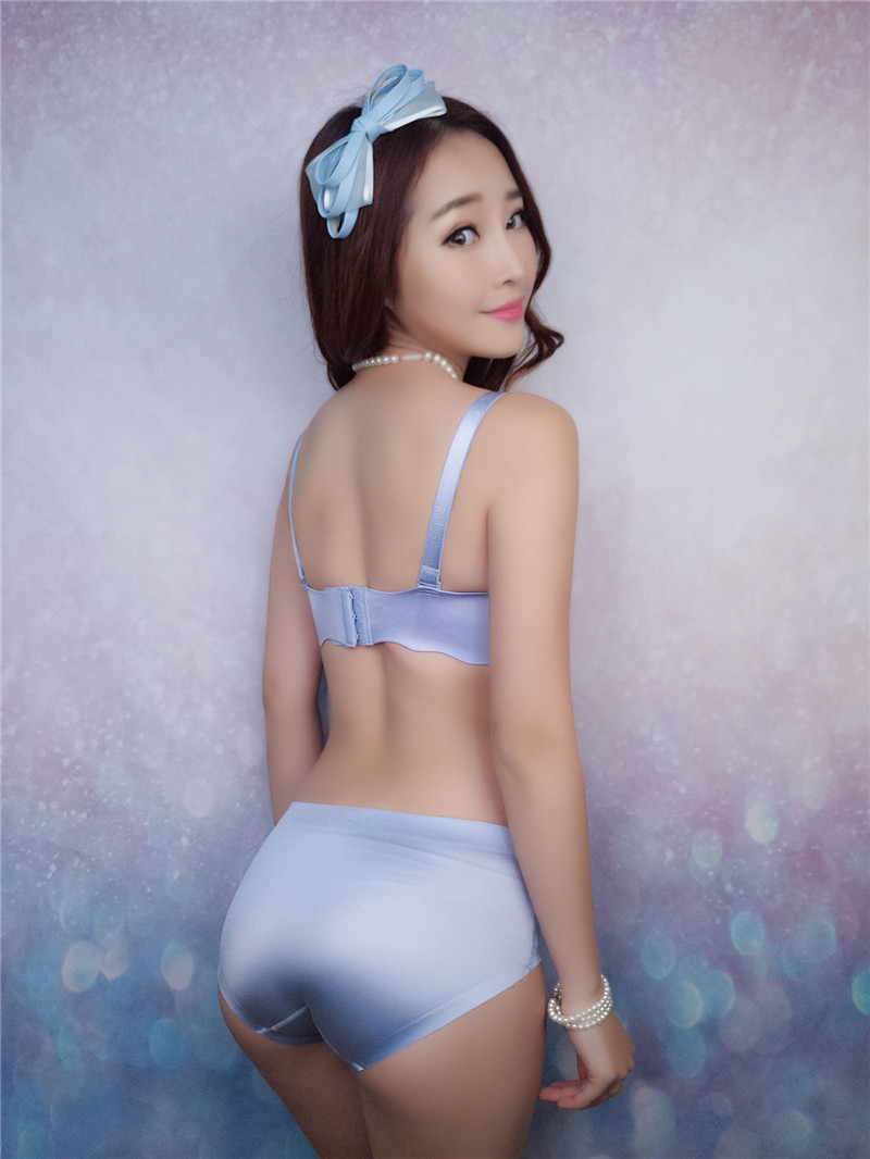 Merekarbi stiilis rinnahoidja | kujundav pilt e-kaubamaja pildikogust