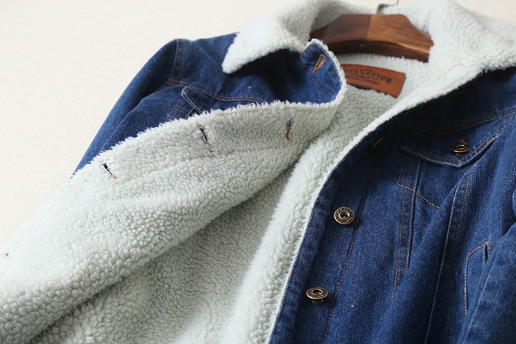 sinine teksatagi valge sooja voodriga ja nelja taskuga