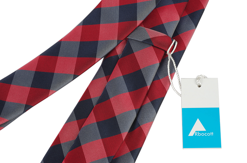 Moodsad siidist lipsud koos mansetinööpidega kinkekarbikeses | kujundav pilt e-kaubamaja pildikogust