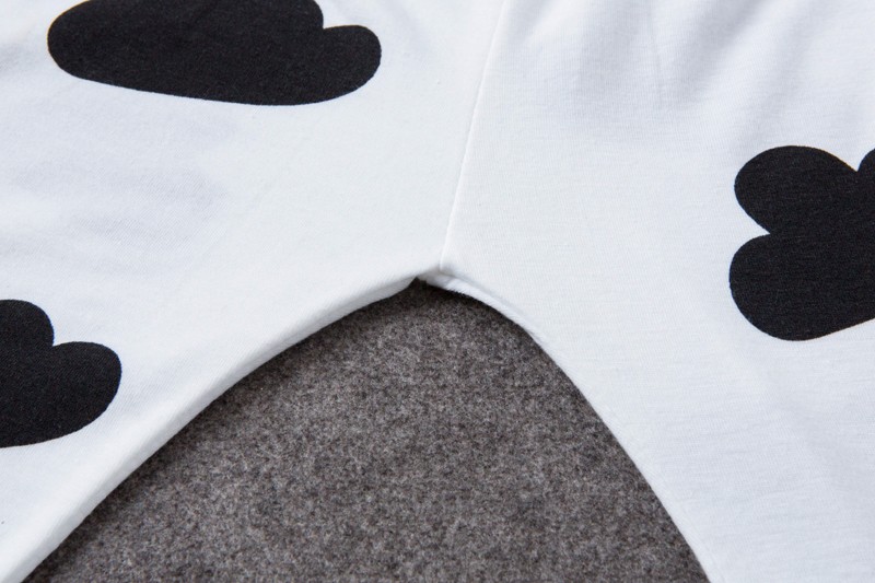 Komplekt T-särgist ja pükstest | kujundav pilt e-kaubamaja pildikogust