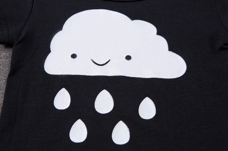 Komplekt T-särgist ja pükstest | kujundav pilt e-kaubamaja pildikogust