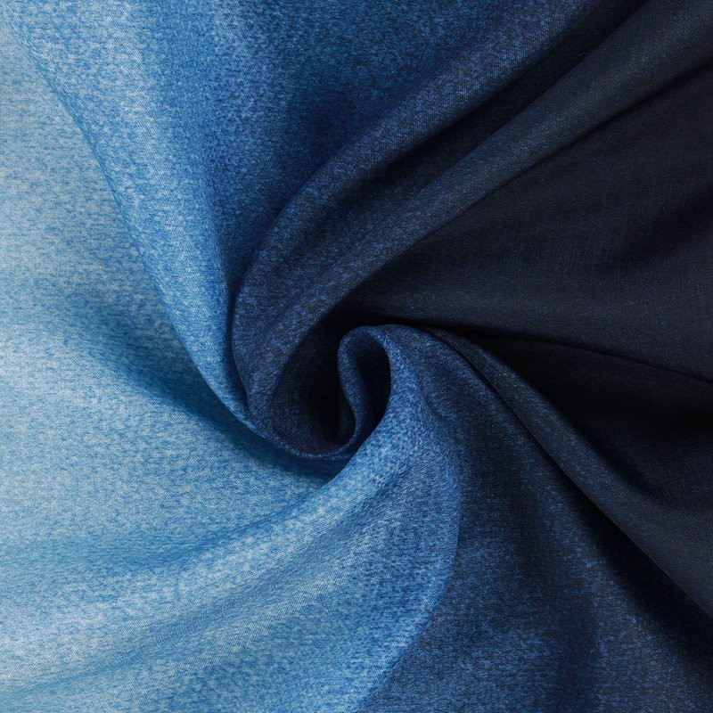 sinine ombre kangas, mis läheb heledast tumedaks