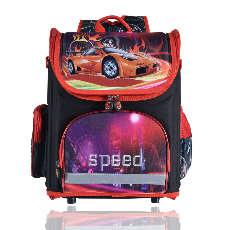 must ja punane koolikott autode pildiga, ees kiri 'speed'