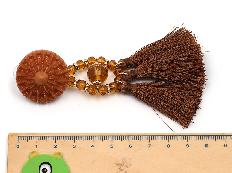 Suured ja silmapaistvad kõrvarõngad | kujundav pilt e-kaubamaja pildikogust