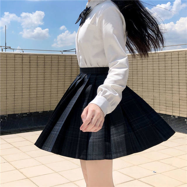 Compre Saia xadrez coreana macia, rosa, plissada, cintura alta, harajuku,  saia xadrez, saia kawaii, tênis, roupas japonesas, roupas kawaii, japão