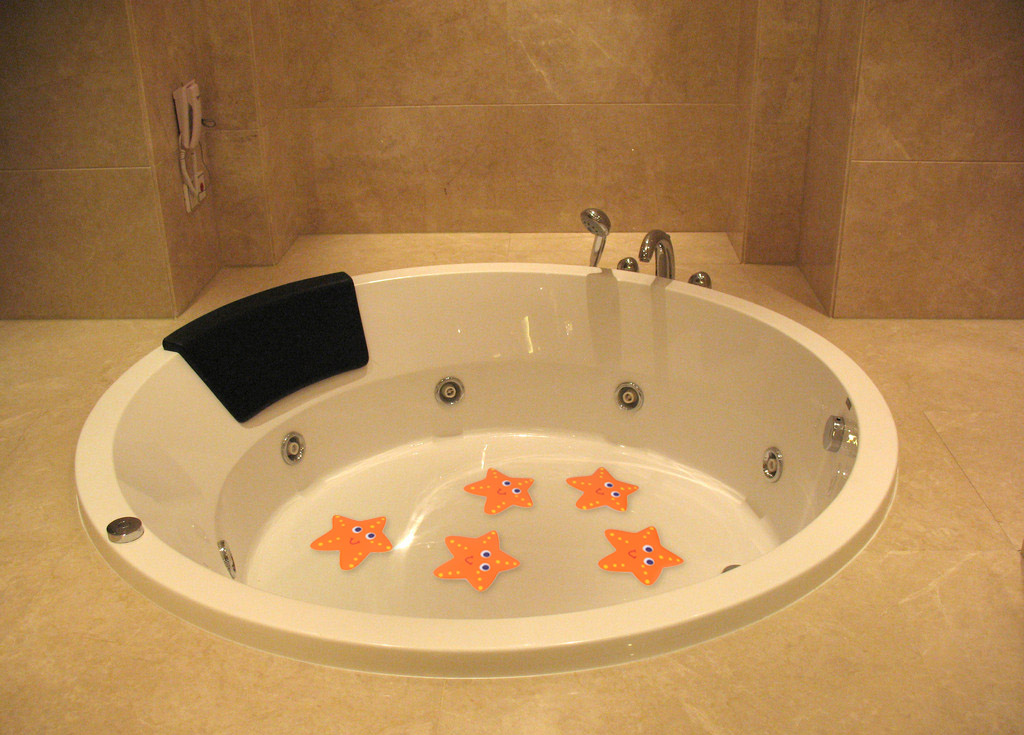 Lot of 5, Bathroom Bathtub Sticker Non- Anti-skid Shower Decal Cute