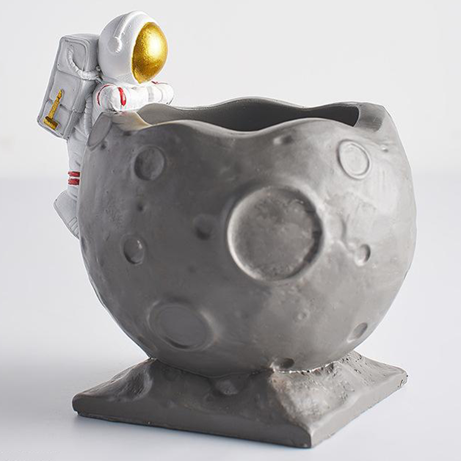 Astronaut Figurine Ornament Table Crafts Pen Holder Ornament Decor Crafts Home Decoration Pencil Cup Gifts