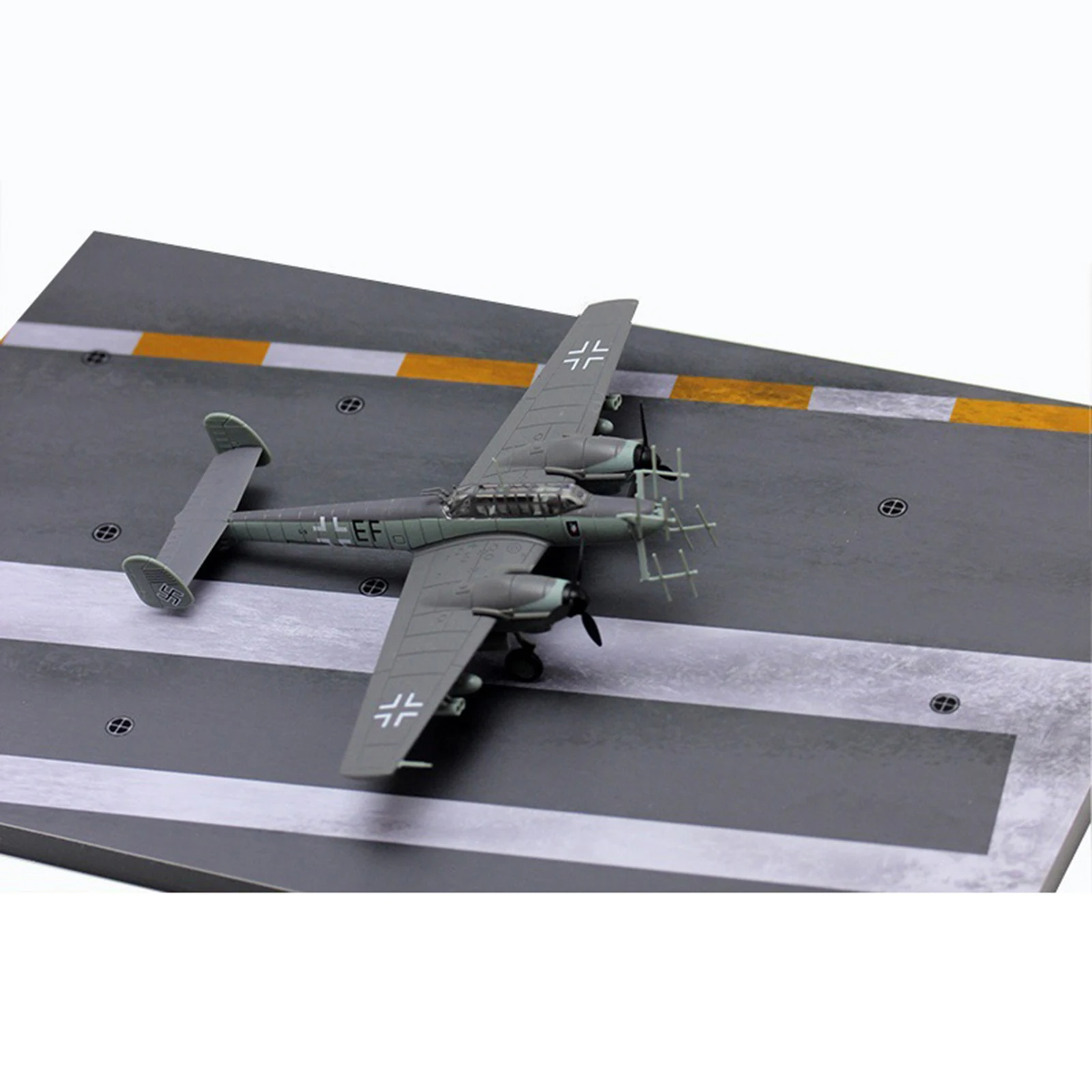 1/144   Airport Runway Platform Realistic Aircraft Runway Model Decoration Supplies, Excellent Craftsmanship