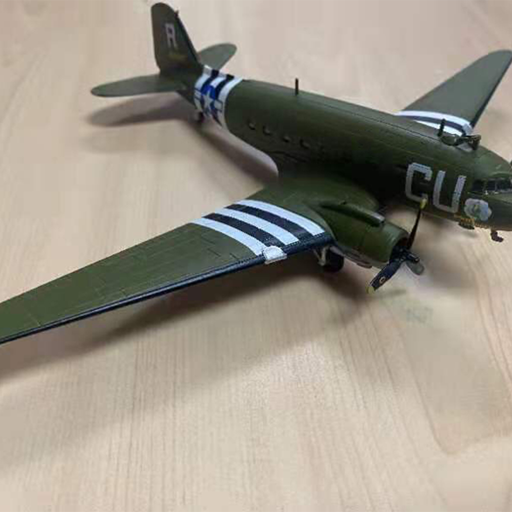 1:100 Scale WWII U.S. C47 Transport Alloy Model Aircraft with Dispaly Stand D Day 75th Airplane Room Ornaments