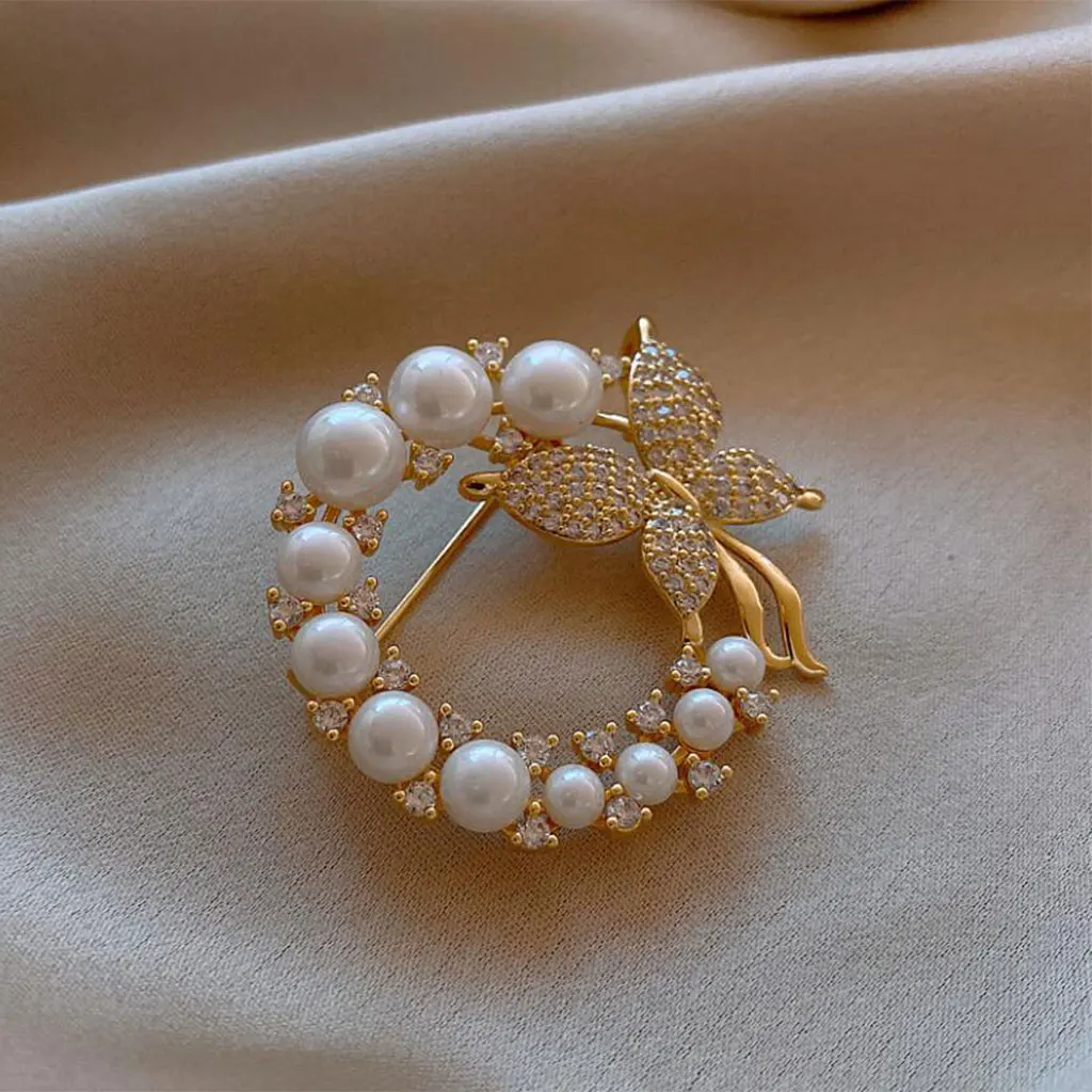 Exquisite Pearl Rhinestone Butterfly Brooch Crystal Diamond-Studded Temperament Pin Personality Corsage Circle for Party
