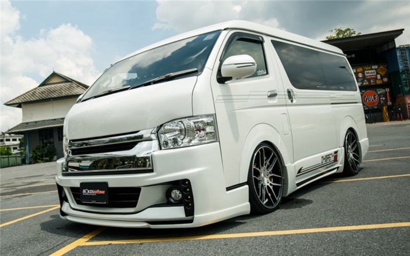 Modelo de Carro de Resina Erro Toyota Hiace Dyast Branca 404 1:64 6 Cheap Carrinhos de brinquedo e de metal