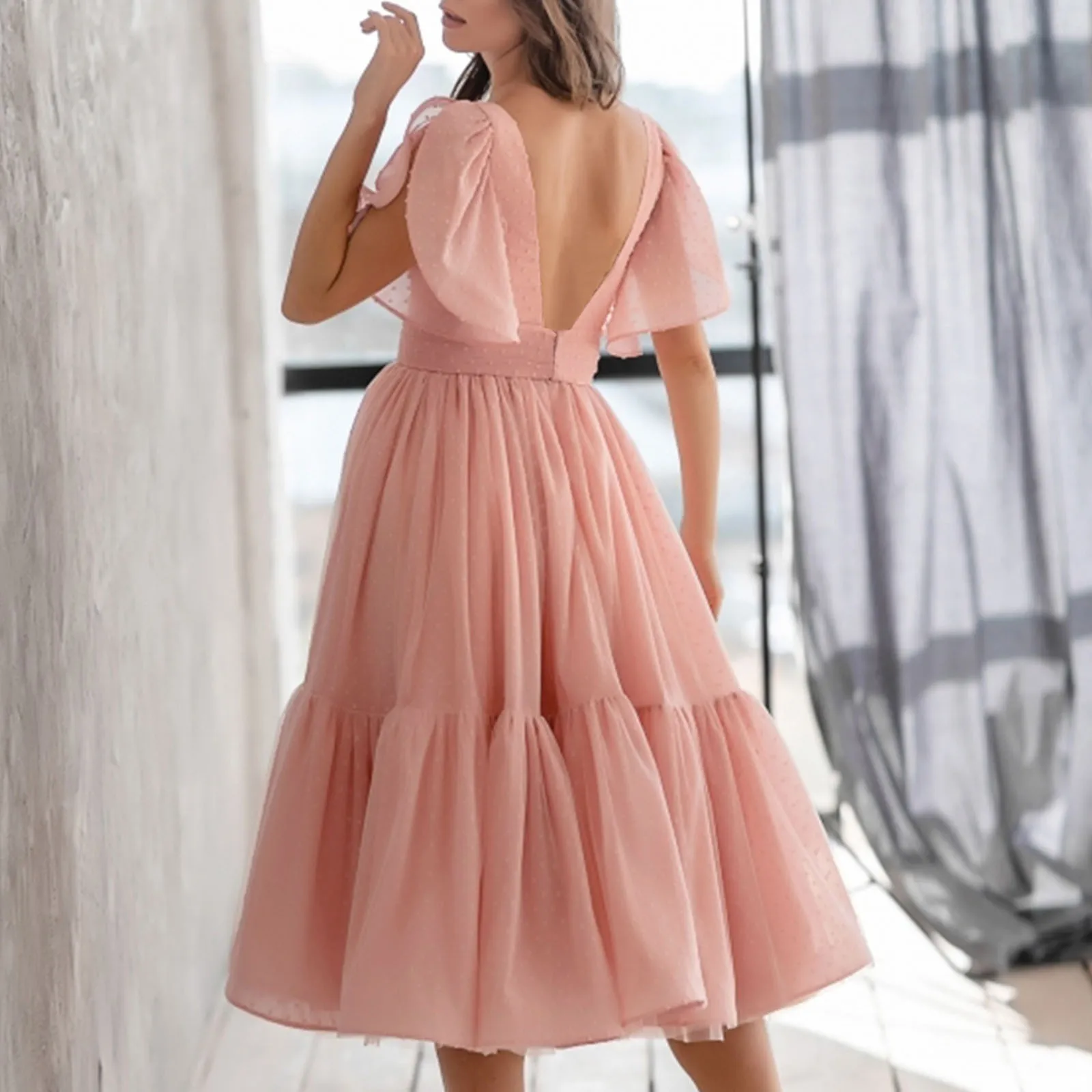Розово персиковый цвет платья