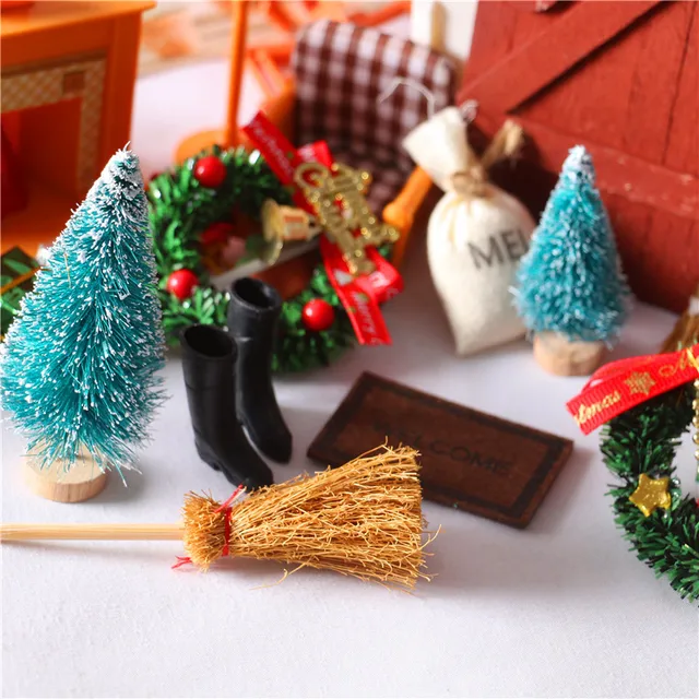 DIY Miniature Christmas Tree Ornaments! 