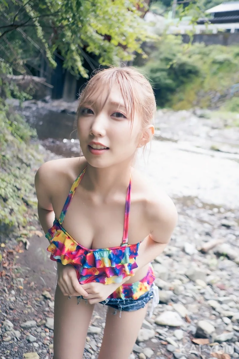 日本妹子 霜月めあと川流泳装 金发美女泳装写真