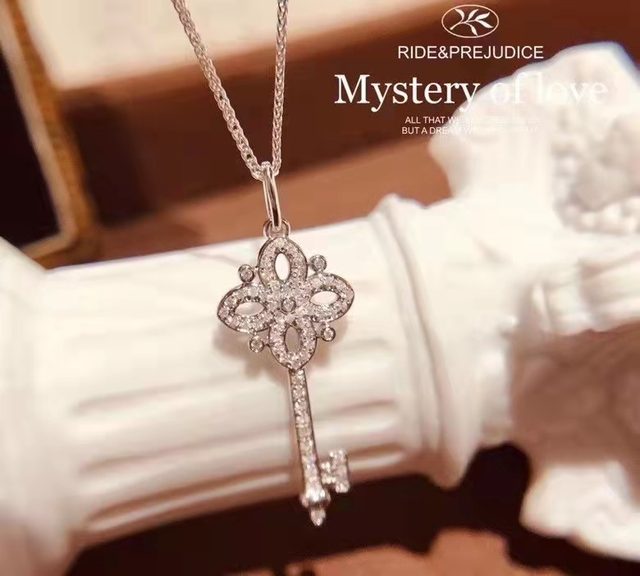 925 Sterling Silver Key Necklace Female Wild Clavicle Chain