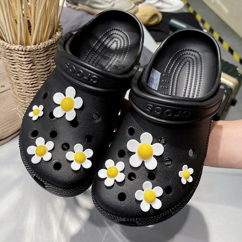 Dijes de margaritas para zapatos DIY para Crocs, flores blancas, lindos  dijes de cocodrilo, zuecos de diseñador que combinan con todo, hebilla de  zapatos, decoración para regalos de mujer - AliExpress