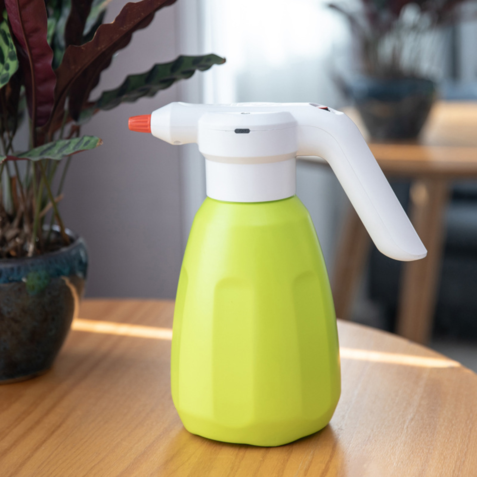 2L Electric Water Sprayer Automatic Nozzle Mist Car Wash Kitchen Yard Plant Water Sprayer Lawn Plant Water Mister Sprayer