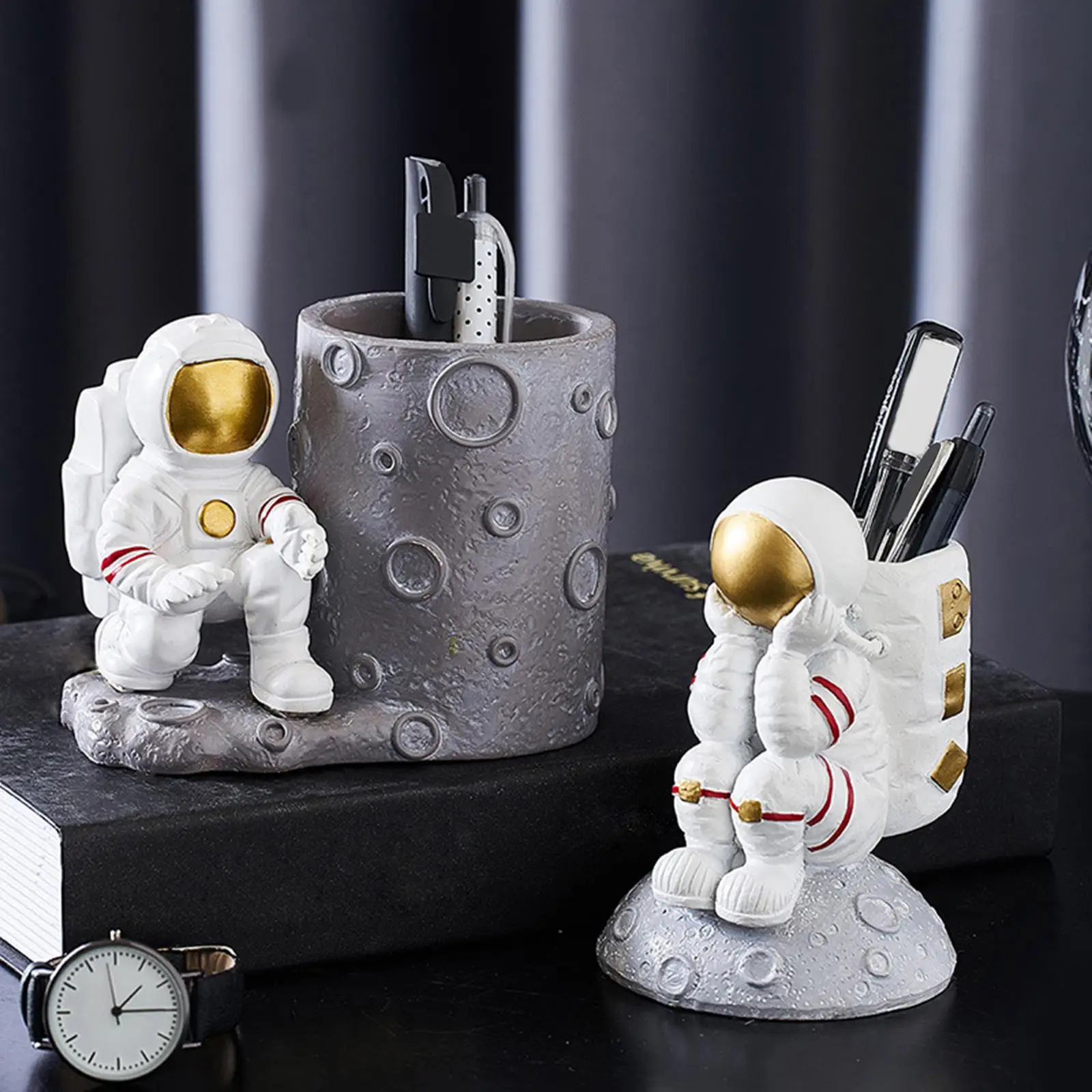 Multi-Purpose Pen Pencil Holder Astronaut Statue Desk Organizer Astronaut Storage Box for Jewellery