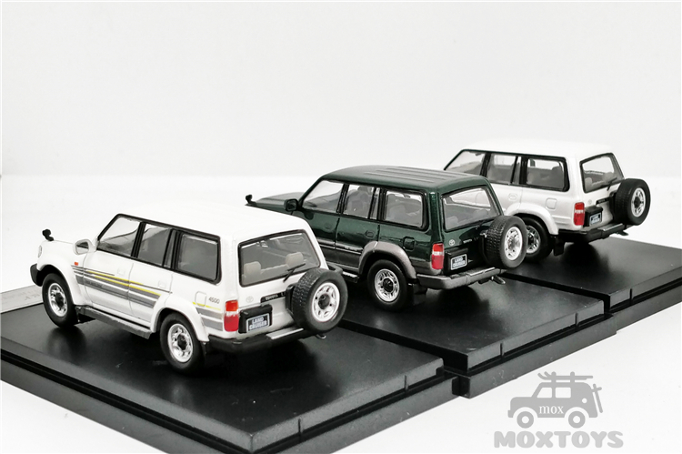 Carro Master Toyota Land Cruiser Lc80 1:64 3 Carrinhos de brinquedo e de metal