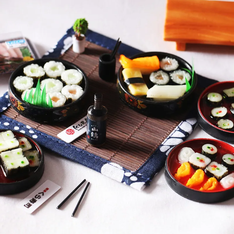 12th échelle Nouveau Sushi sur un bois Board Handmade Dolls House Food 