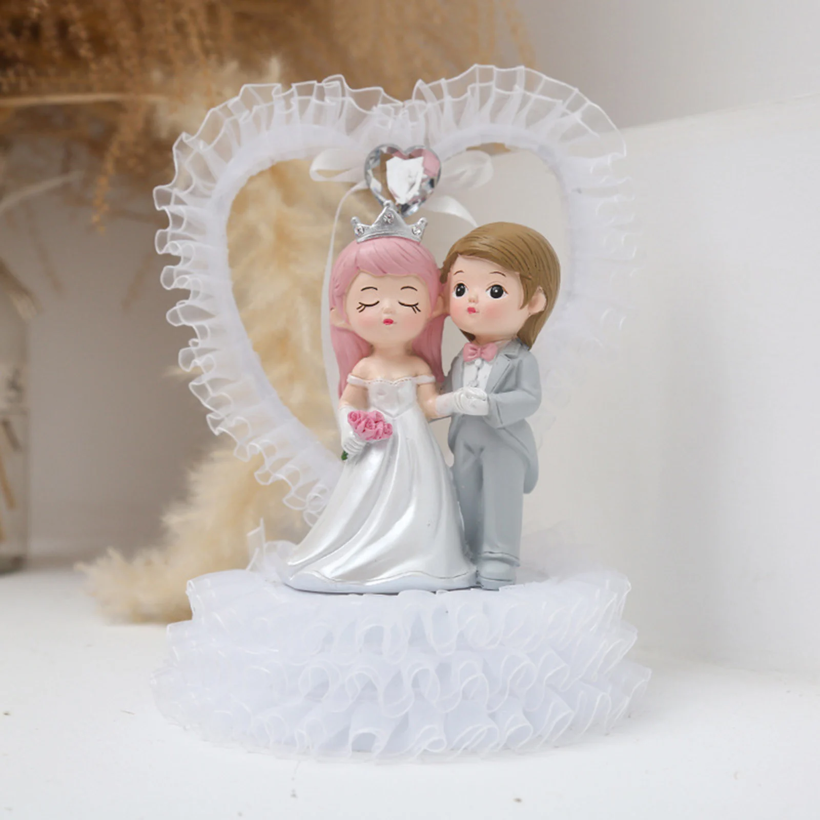 Modern and Simple Groom Bride Marry Resin Character Wedding Ornament Cake Topper Couple Characters Valentine Gifts