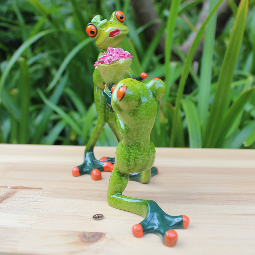 3D Frog Resin Crafts Animal Figurines Miniatures Wedding Decoration Love Car Dashboard Decor Table Top Centerpiece