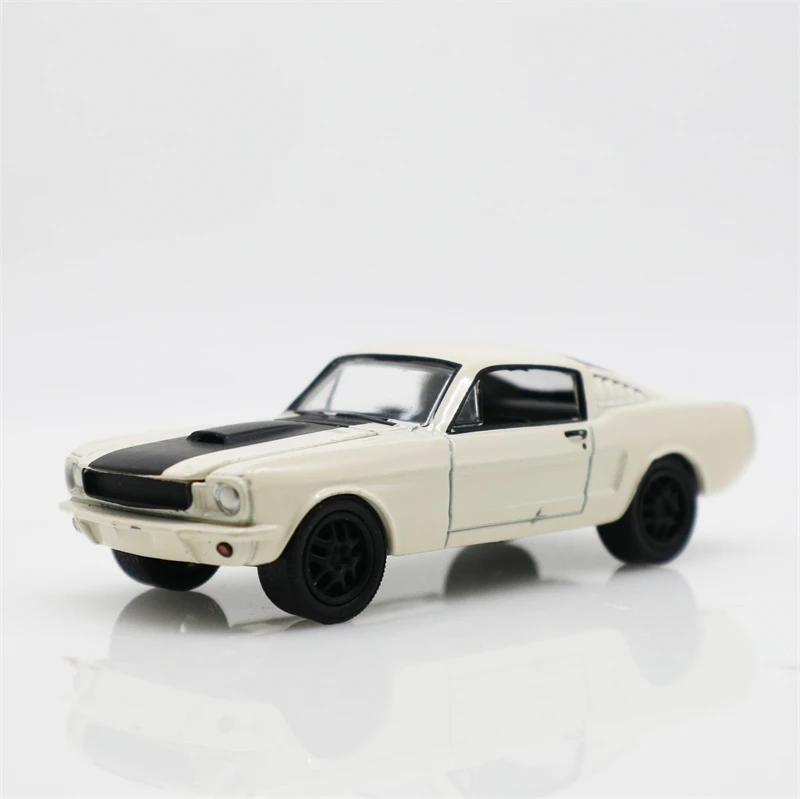 Greenlight 1:64 2021 Ford Mustang Mach 1 in Oxford White Loose 