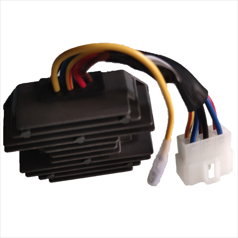 Regolatore Raddrizzatore Per Moto Komatsu E Yanmar – Codice 119653-7771011 / RS5121 – Tensione Stabile 14.5V, Dissipazione Calore Migliorata