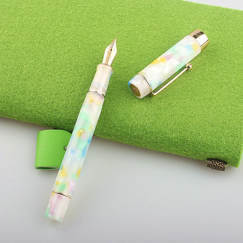 lápis e utensílios de escrita