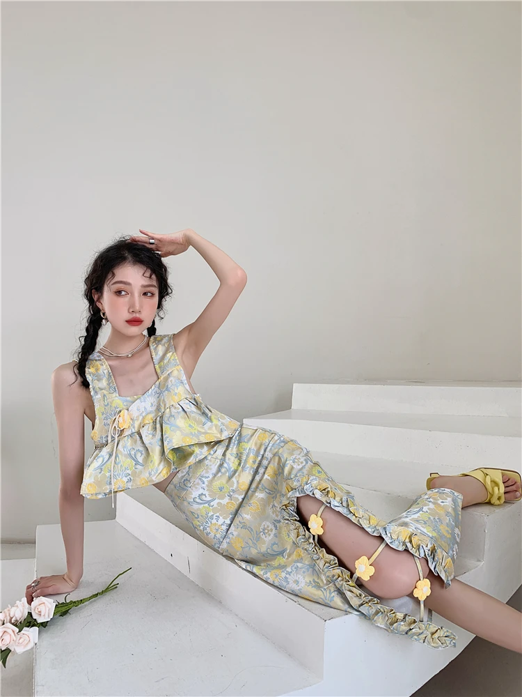 Jacquard Skirt Women’s Yellow High rise Waist Side slit Floral Ruffled Skirts Summer Designer Ruffles Floral Slit Vintage Knee Length Bodycon Skirts Fashion for Woman in pastel Yellow