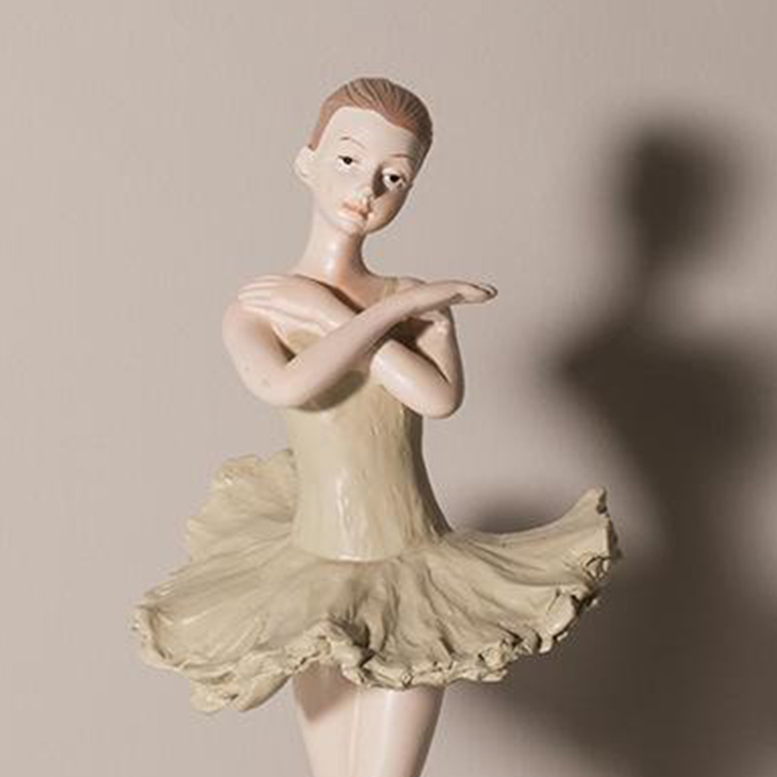 Resin Elegant Figurine Ballerina Ballet Dancer Desktop Ornament Statue Figurine Dancing Girl Statue Office Shelf