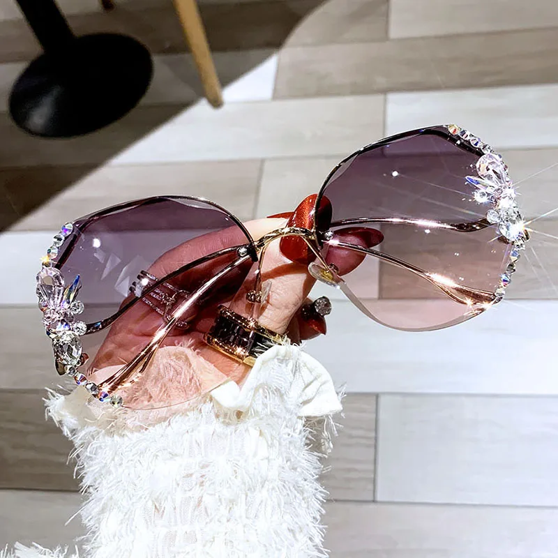 Fashion Luxury Sunglasses Bling Rhinestone Sun Glasses Vintage Shades for Women Big Diamond Eyeglasses Gafas De Sol Mujer 2021 oversized sunglasses