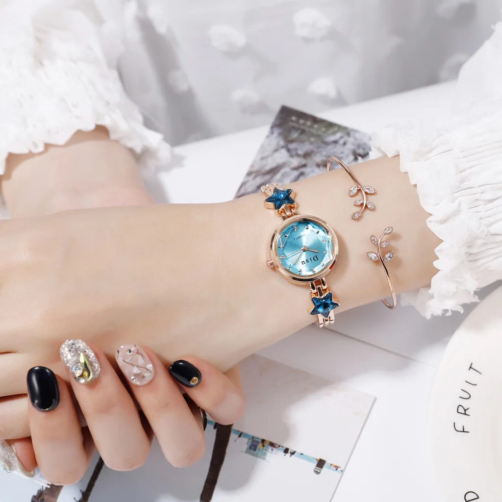 2021 New Ladies Alloy Bracelet Watch Korean Temperament Simple Five-pointed Star Strap Quartz Watch One Piece with Hair