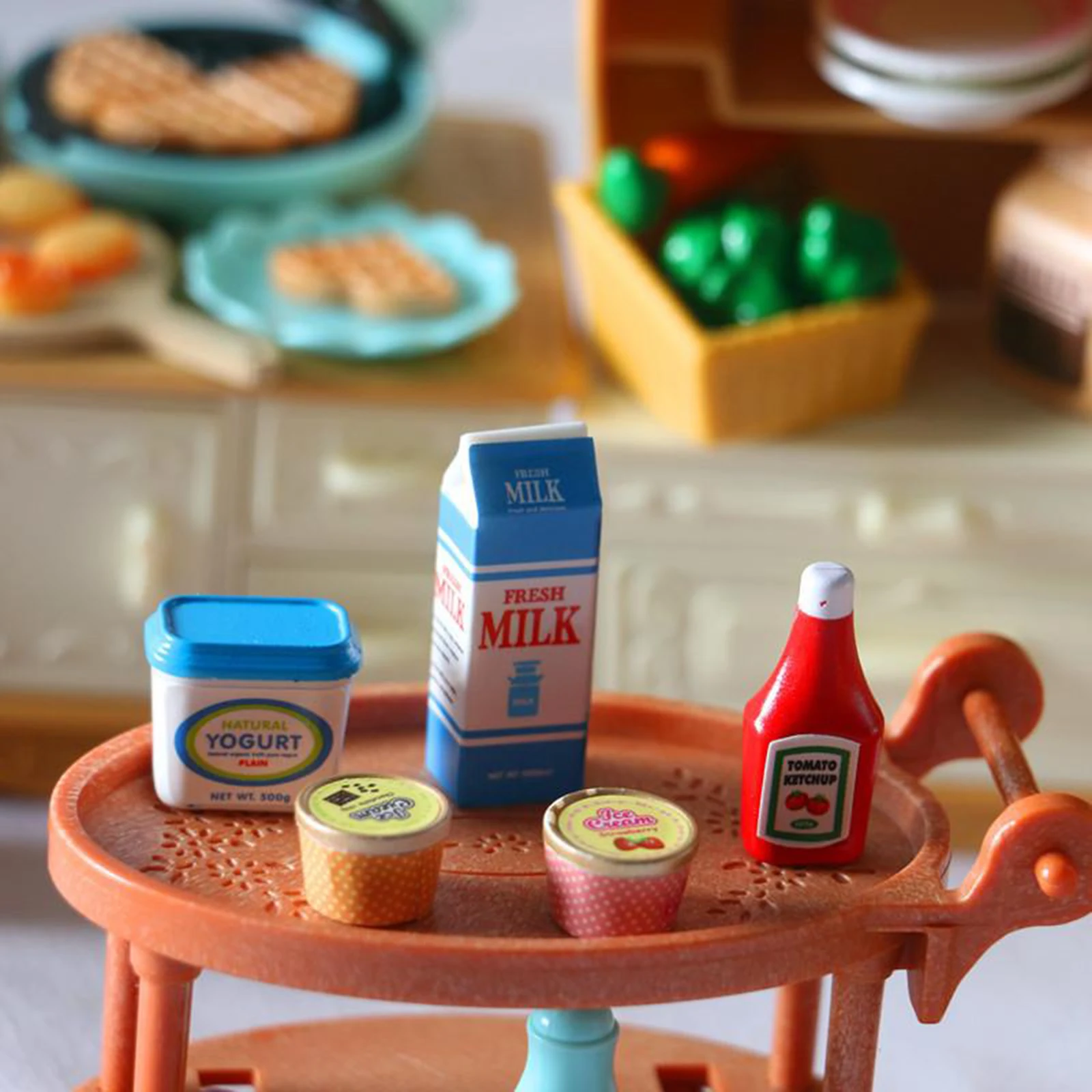 1:12 Scale Dollhouse Miniature Tomato Sauce, Milk, Yogurt with 2 Pieces
