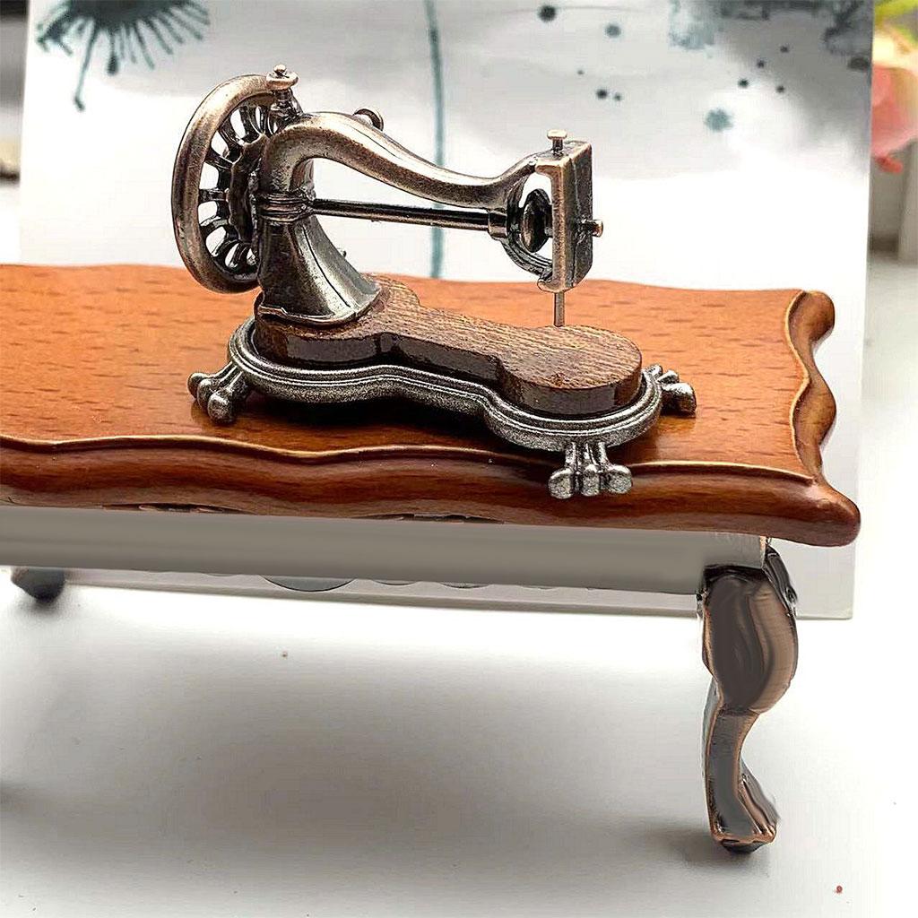 Retro Miniture Sewing Machine, Kids Pretend Toys Dollhouse Sewing Machine Dollhouse Decor Accessory for Kids 3 4 5 6 Xmas Gifts