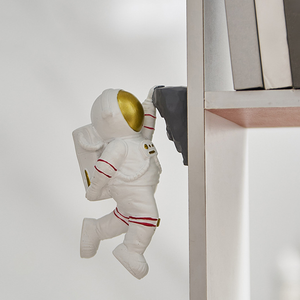 Cute Resin Astronaut Miniature Ornament Figurines Fun Gifts Living Room Office Bedroom Bookshelf Wall Decor Crafts