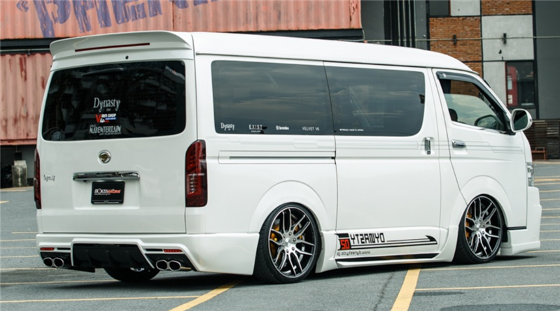 Modelo de Carro de Resina Erro Toyota Hiace Dyast Branca 404 1:64 7 Carrinhos de brinquedo e de metal
