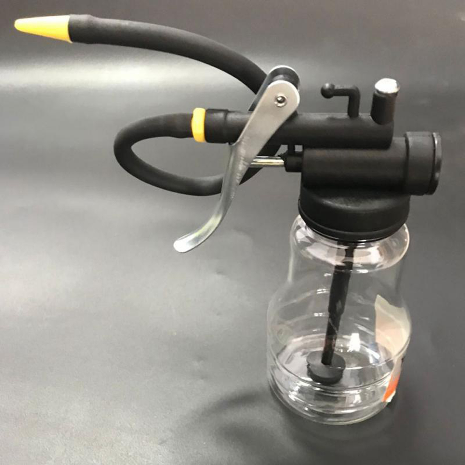 Oil Can Oiler Plastic High Pressure Pump Oiler Mini Hose Oil Injector Can with