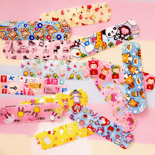 100 sztuk partia Cute Cartoon zespół pomocy hemostazy klej bandaże pierwszej pomocy zestaw awaryjny rany tynk dla dzieci tanie i dobre opinie CN (pochodzenie) Wound Plaster For Kids 100 sztuk partia Cute Cartoon zespół pomocy hemostazy klej bandaże pierwszej pomocy zestaw awaryjny rany tynk dla dzieci tanie i dobre opinie CN (pochodzenie) Wound Plaster For Kids